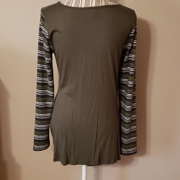 HUNTER Green tunic  - Picture 2 of 6